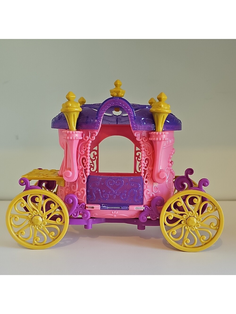Barbie Princess Carriage Coach 2013 Mattel Pink Purple Vehicle